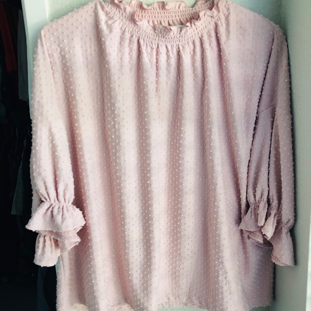 Pink blouse perfect for work, and super stylish!